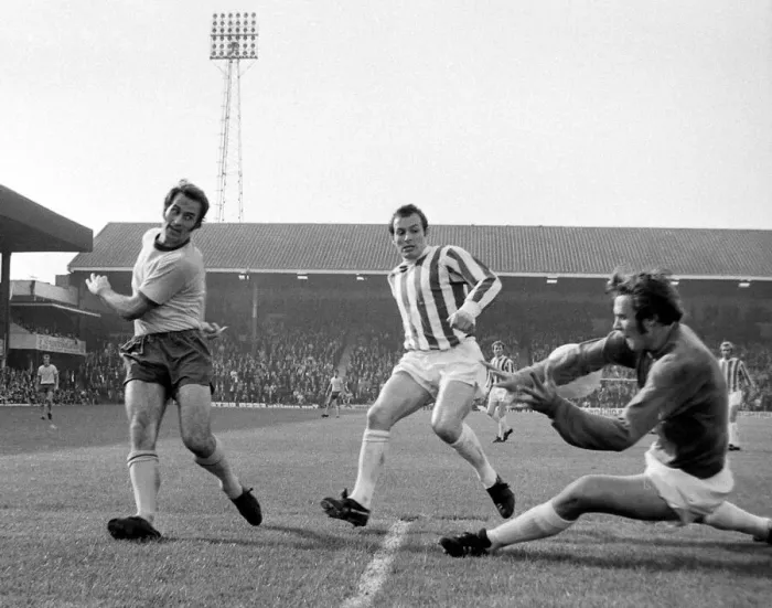 Framed Print : English League Division match Stoke City v Arsenal Stoke goalkeeper Farmer blocks a Framed Print : English League Division match Stoke City v Arsenal Stoke goalkeeper Farmer blocks a