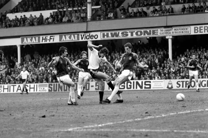 Framed Print : English League Division One match at Upton Park. West Ham United 3 v Manchester United 1 Framed Print : English League Division One match at Upton Park. West Ham United 3 v Manchester United 1