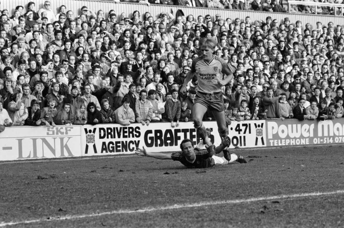 Framed Print : English League Division One match at Upton Park. West Ham 0 - 0 Norwich. 14th March 1987 Framed Print : English League Division One match at Upton Park. West Ham 0 - 0 Norwich. 14th March 1987