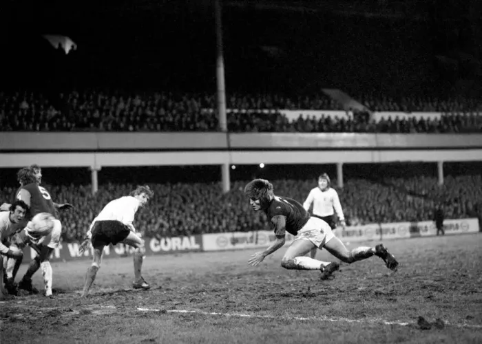 Framed Print : English League Division One match at Upton Park West Ham United 0 v Liverpool 0 Framed Print : English League Division One match at Upton Park West Ham United 0 v Liverpool 0