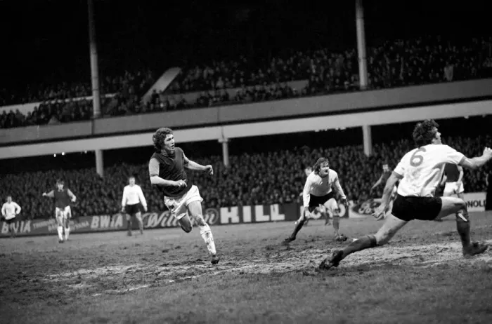 Framed Print : English League Division One match at Upton Park West Ham United 0 v Liverpool 0