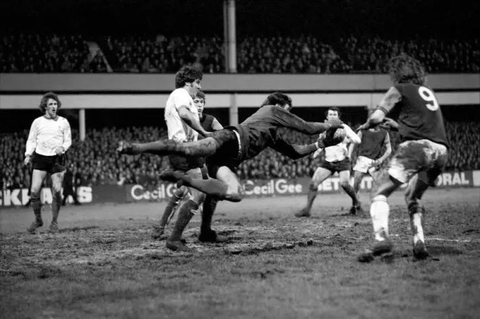 Framed Print : English League Division One match at Upton Park West Ham United 0 v Liverpool 0