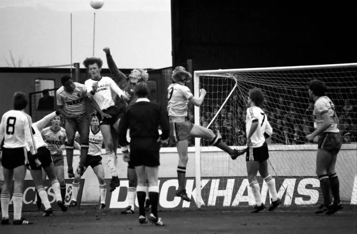 Framed Print : English League Division One match at Vicarage Road. Watford 0 v Manchester United 1 Framed Print : English League Division One match at Vicarage Road. Watford 0 v Manchester United 1