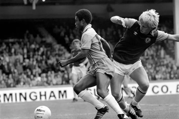 Framed Print : English League Division One match at Villa Park. Aston Villa 1 v Coventry City 0 Framed Print : English League Division One match at Villa Park. Aston Villa 1 v Coventry City 0