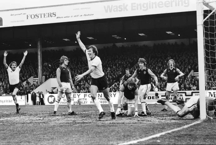 Framed Print : English League Division One match at Villa Park, Aston Villa 0 v Liverpool 3 Framed Print : English League Division One match at Villa Park, Aston Villa 0 v Liverpool 3