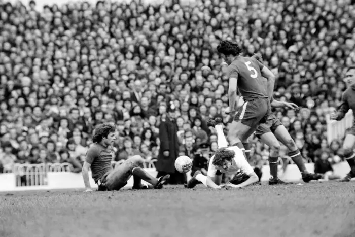 Framed Print : English League Division One match at White Hart Lane. Tottenham Hotspur 2 v Chelsea 0