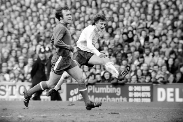 Framed Print : English League Division One match at White Hart Lane. Tottenham Hotspur 2 v Chelsea 0 Framed Print : English League Division One match at White Hart Lane. Tottenham Hotspur 2 v Chelsea 0