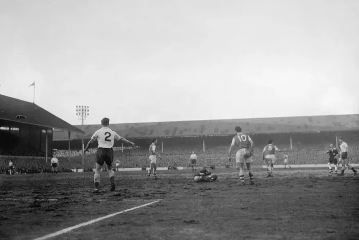 Framed Print : English League Division One match at White Hart Lane January 1959 Tottenham Hotspur Framed Print : English League Division One match at White Hart Lane January 1959 Tottenham Hotspur
