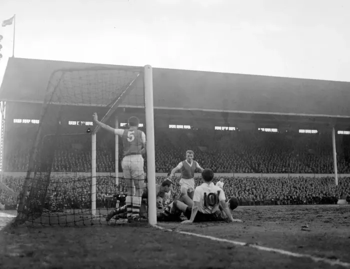 Framed Print : English League Division One match at White Hart Lane January 1959 Tottenham Hotspur Framed Print : English League Division One match at White Hart Lane January 1959 Tottenham Hotspur