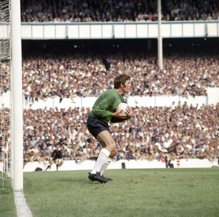 Framed Print : English League Division One match at White Hart Lane Tottenham Hotspur 4 v Burnley Framed Print : English League Division One match at White Hart Lane Tottenham Hotspur 4 v Burnley