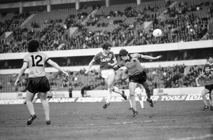 Framed Print : English League Division One match. Wolverhampton Wanderers 0 v Everton 3 Framed Print : English League Division One match. Wolverhampton Wanderers 0 v Everton 3