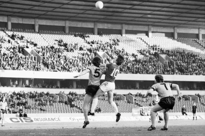 Framed Print : English League Division One match. Wolverhampton Wanderers 0 v Everton 3 Framed Print : English League Division One match. Wolverhampton Wanderers 0 v Everton 3