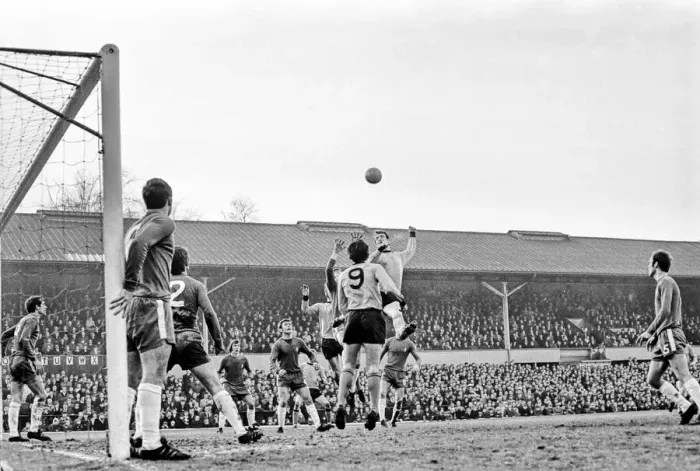 Framed Print : English League Division One match Wolverhampton Wanderers 3 v Chelsea 0