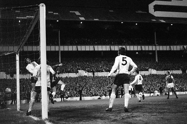 English League Division One May 1971. Tottenham Hotspur v Arsenal Ray Kennedy