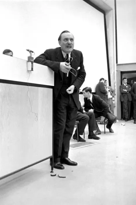 Framed Print : Enoch Powell former Government minister seen here making a speech at Reading University Framed Print : Enoch Powell former Government minister seen here making a speech at Reading University