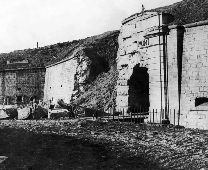 Framed Print : Enterance to Fort Douaumont following the French Army