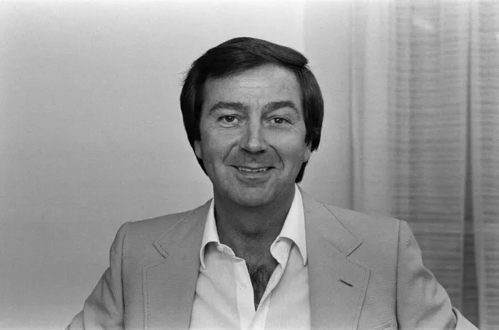 Framed Print : Entertainer Des O Connor. October 1983 Framed Print : Entertainer Des O Connor. October 1983