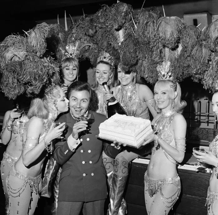 Framed Print : Entertainer Des O Connor who was ordered to take a short rest by his doctor this Framed Print : Entertainer Des O Connor who was ordered to take a short rest by his doctor this