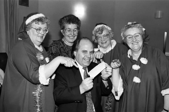 Framed Print : Entertainers from The Midways perform for patients at Kirkwood Hospice, Dalton