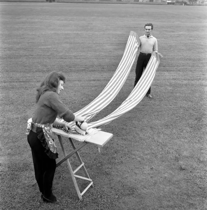 Framed Print : Entertainment: Circus: Barrie Sloan, Billy SmartIs stilt walker seen here washing Framed Print : Entertainment: Circus: Barrie Sloan, Billy SmartIs stilt walker seen here washing