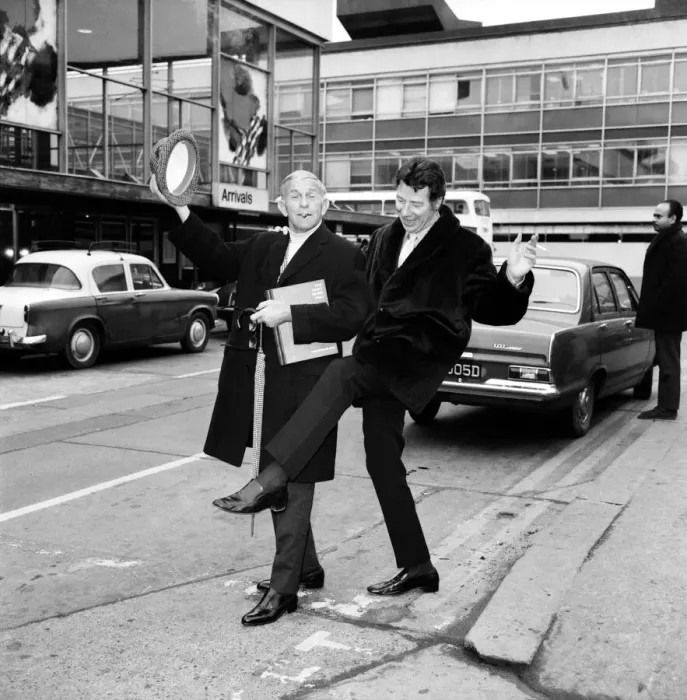 Framed Print : Entertainment Comedy: American comedian George Burns arrived at Heathrow Airport today to