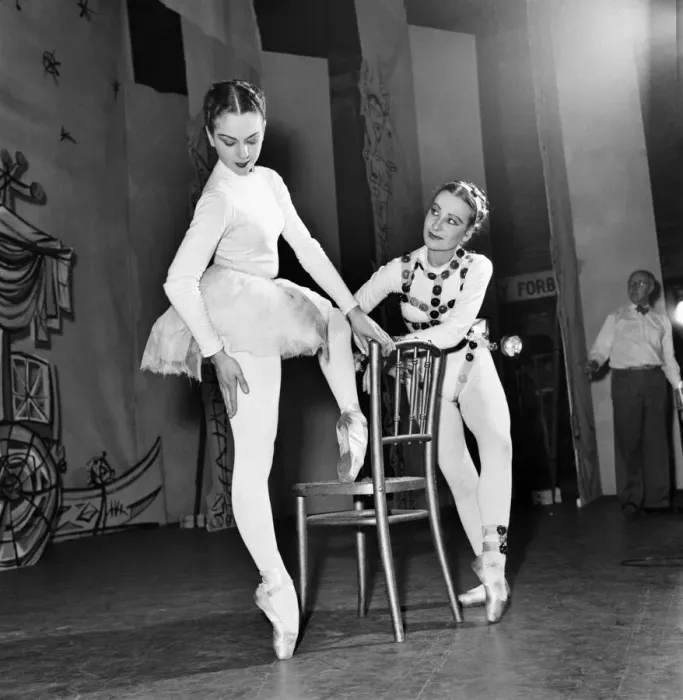 Framed Print : Entertainment Dance Ballet. Maryon Lane and Pirmin Treen rehearsing
