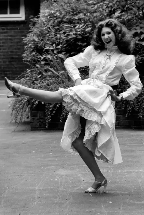 Framed Print : Entertainment: Dancing: A woman poses as she dances the Can-Can. July 1981 81-03766-007 Framed Print : Entertainment: Dancing: A woman poses as she dances the Can-Can. July 1981 81-03766-007