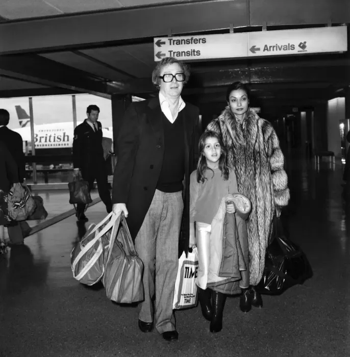Framed Print : Entertainment: Film Actor: Michael Caine and wife Shakira and daughter Natasha (7