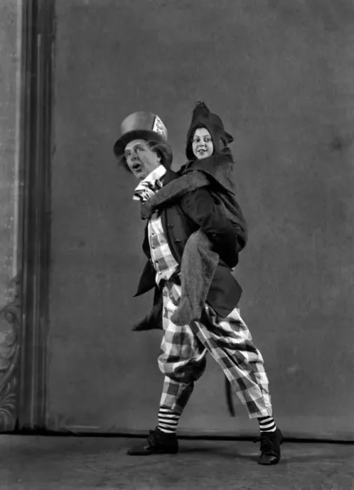 Framed Print : Entertainment Plays A : Alice in Wonderland'at Comedy Framed Print : Entertainment Plays A : Alice in Wonderland'at Comedy