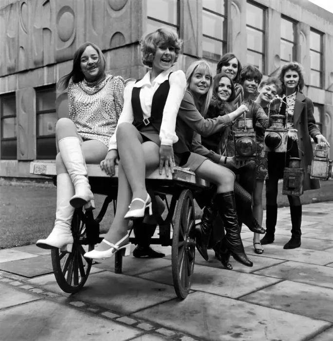 Framed Print : Entertainment: Stage: Theatre: A bevy of lovely girls are appearing at the Manchester Framed Print : Entertainment: Stage: Theatre: A bevy of lovely girls are appearing at the Manchester