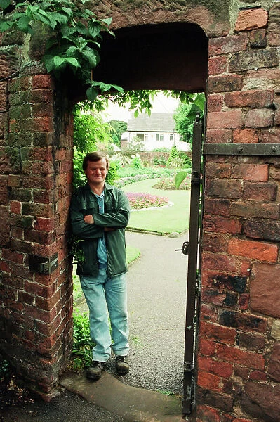 Entrance to Secret Garden, Reynolds Park, Woolton, Liverpool, 1st September 1994