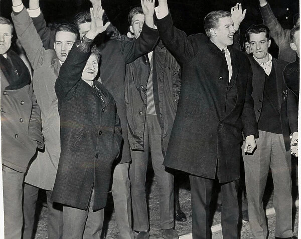 EQI Celtic players wave 6th march 1964 to fans after returning to CELTIC PARK after they