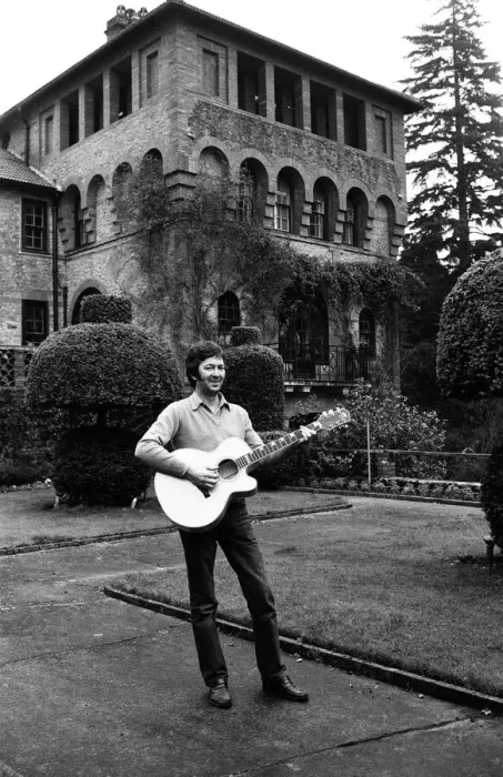 Framed Print : Eric Clapton at his spanish style home in Surrey, 23rd January 1981