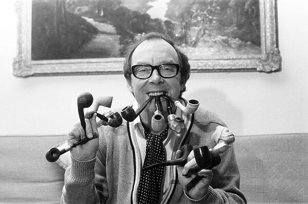Eric Morecambe, Pipe man of the Year, as judged by Tobacco & the rian Pipe Trade