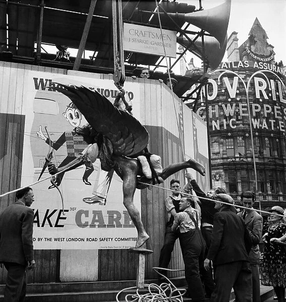 Eros returns to Piccadilly Circus following the end of the second world war