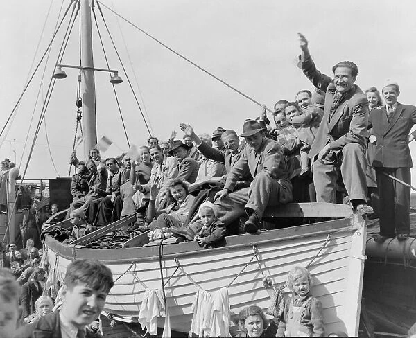 Estonian refugees arrive at Cork Harbour in Ireland after crossing the North Sea in