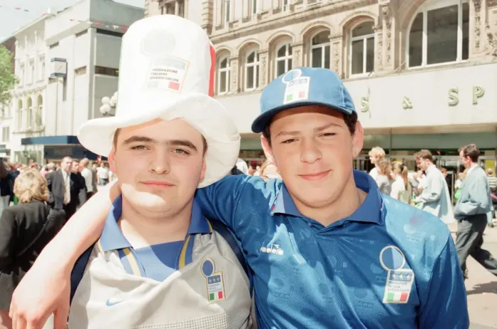 Framed Print : Euro 1996 Football Fans in Liverpool City Centre, 14th June 1996. Italian Fans