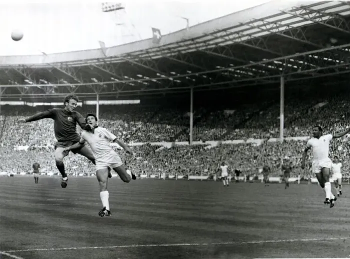 Framed Print : European Cup Final 1968 Manchester United v Benfica football May 1968 Pat