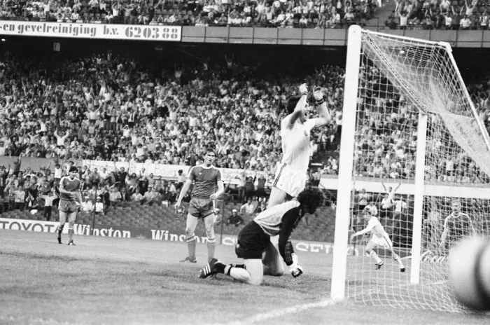 Framed Print : European Cup Final at De Kuip Staium in Rotterdam. Aston Villa 1 v Bayern Munich 0