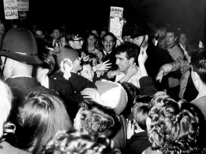Framed Print : European Cup Preliminary Round Second Leg match at White Hart Lane Framed Print : European Cup Preliminary Round Second Leg match at White Hart Lane