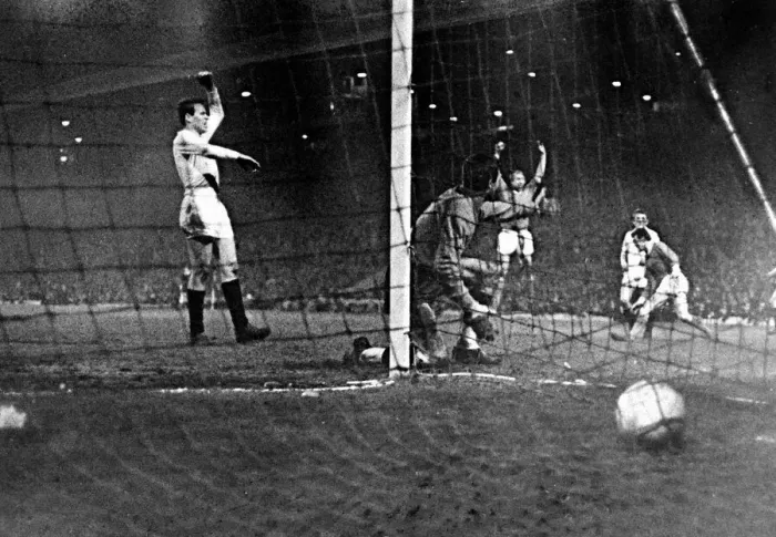 Framed Print : European Cup Semi Final Second Leg match at Old Trafford Framed Print : European Cup Semi Final Second Leg match at Old Trafford