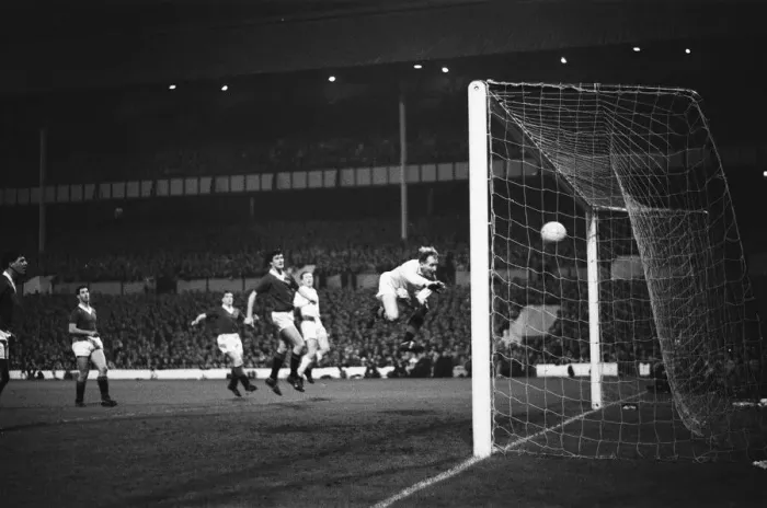 Framed Print : European Cup Winers Cup First Round First Leg match at White Hart Lane Framed Print : European Cup Winers Cup First Round First Leg match at White Hart Lane
