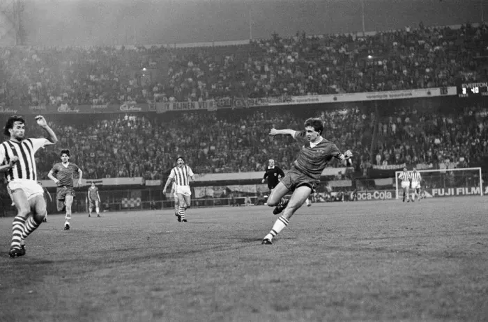 Framed Print : European Cup Winners Cup Final. Rotterdam, Holland. Everton 3 v Rapid Vienna 1 Framed Print : European Cup Winners Cup Final. Rotterdam, Holland. Everton 3 v Rapid Vienna 1