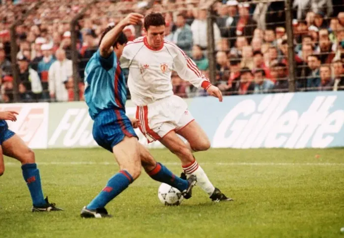 Framed Print : European Cup Winners Cup Final in Rotterdam May 1991 Manchester United 2 v Framed Print : European Cup Winners Cup Final in Rotterdam May 1991 Manchester United 2 v