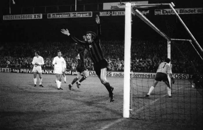 Framed Print : European Cup Winners Cup Quarter Final Play Off March 1971 Manchester City 3 v Framed Print : European Cup Winners Cup Quarter Final Play Off March 1971 Manchester City 3 v