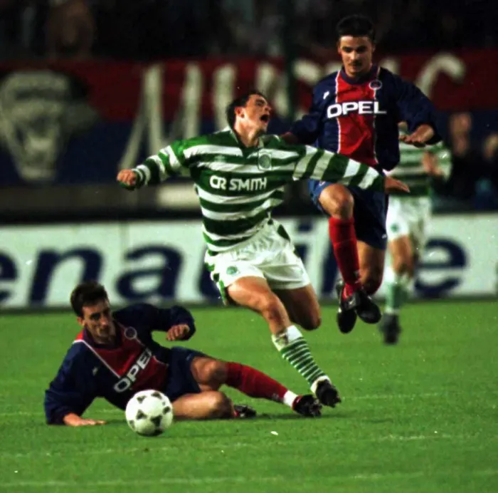 Framed Print : European Cup Winners Cup Second Round First Leg match at Parc Des Princes October 1995 Framed Print : European Cup Winners Cup Second Round First Leg match at Parc Des Princes October 1995