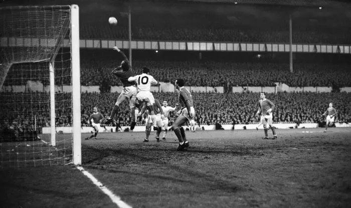 Framed Print : European Cup Winners Cup Second Round First Leg match at White Hart lane Framed Print : European Cup Winners Cup Second Round First Leg match at White Hart lane
