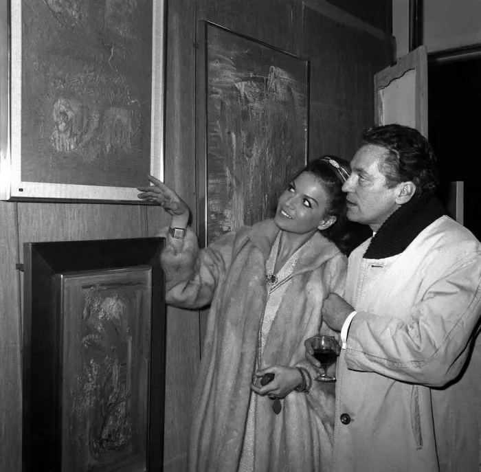 Framed Print : Eva Bartok actress January 1964 with actor Peter Finch talking about her abstract