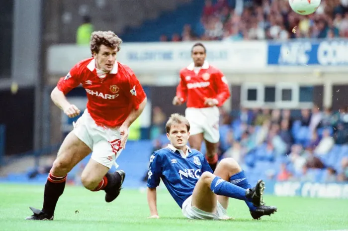 Framed Print : Everton 0-2 Manchester United, league match at Goodison Park Framed Print : Everton 0-2 Manchester United, league match at Goodison Park