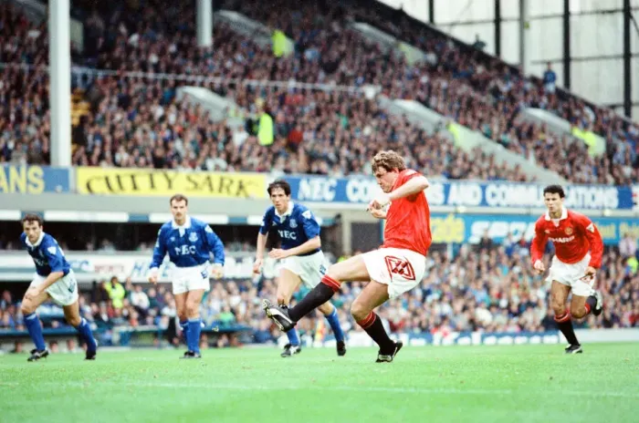 Framed Print : Everton 0-2 Manchester United, league match at Goodison Park